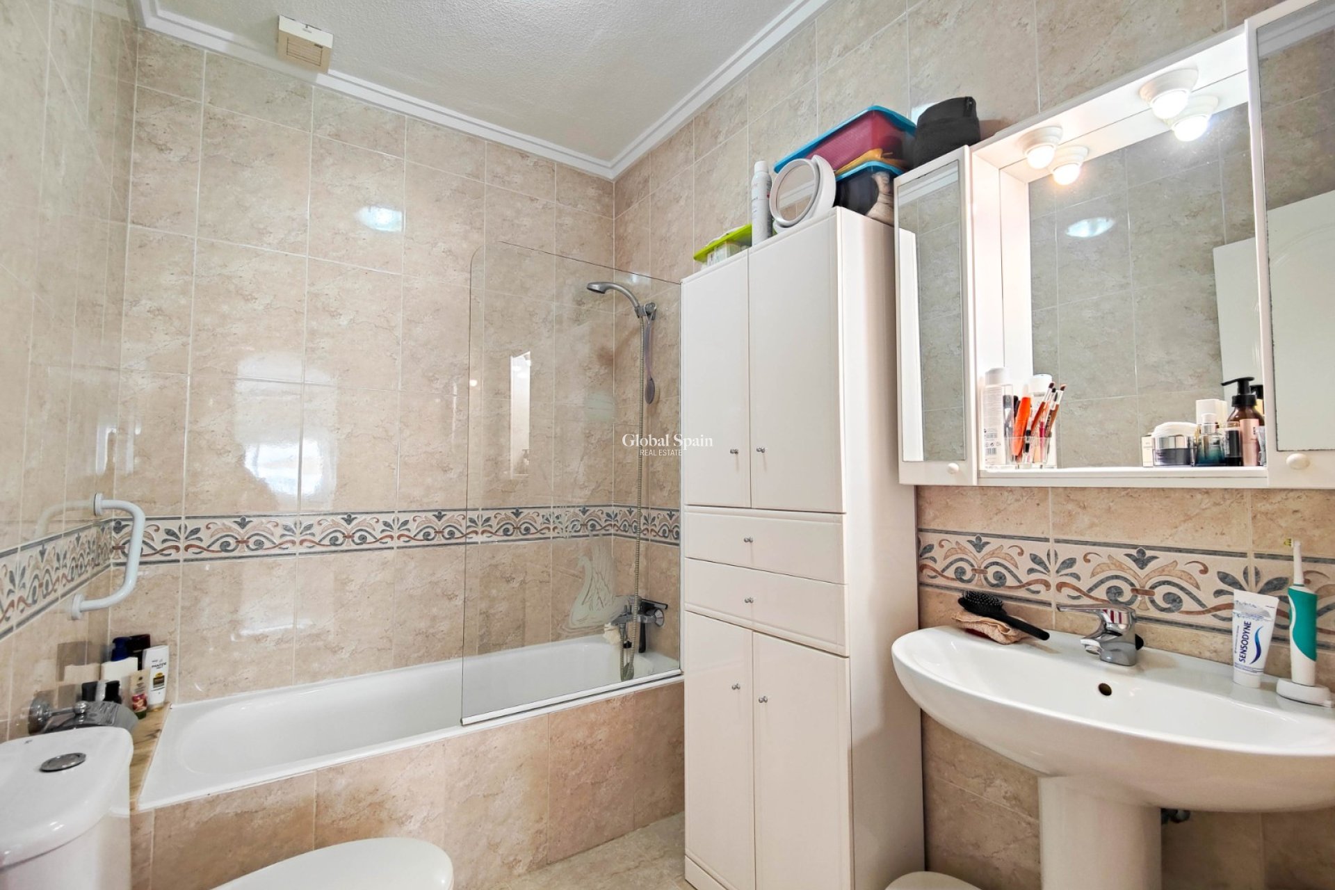 Resale - VILLA -
CIUDAD QUESADA