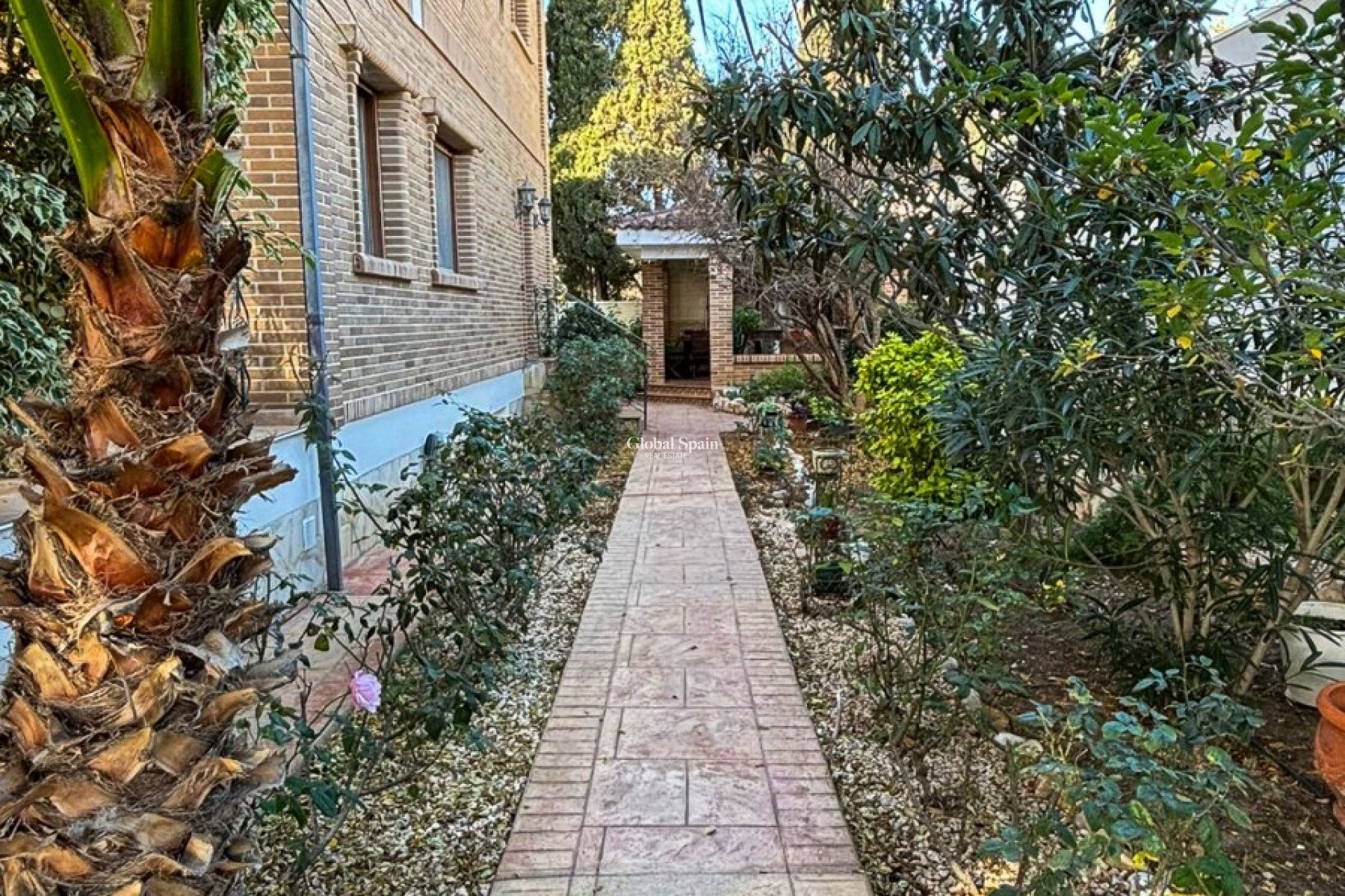 Resale - VILLA -
CIUDAD QUESADA