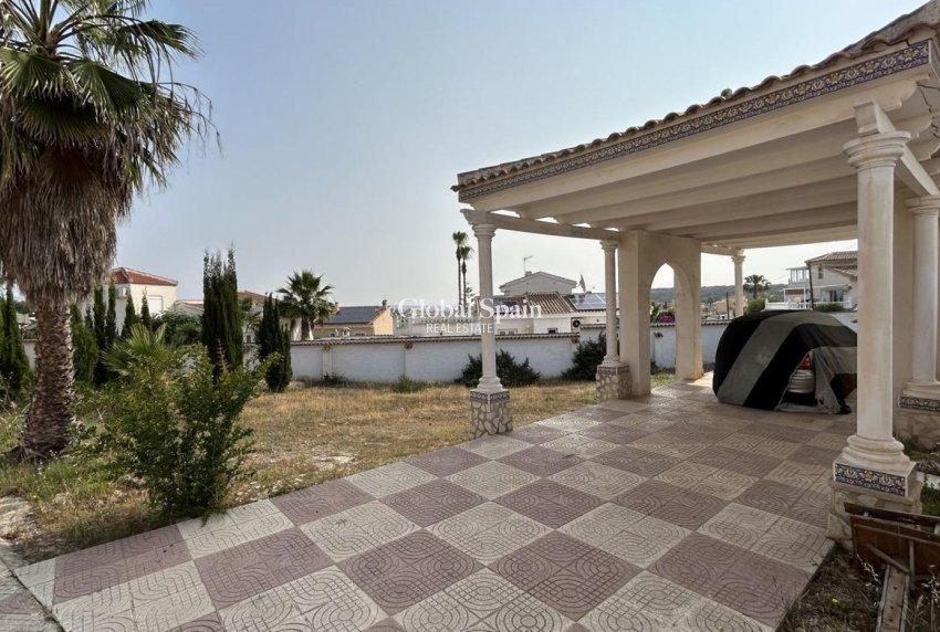 Resale - VILLA -
CIUDAD QUESADA