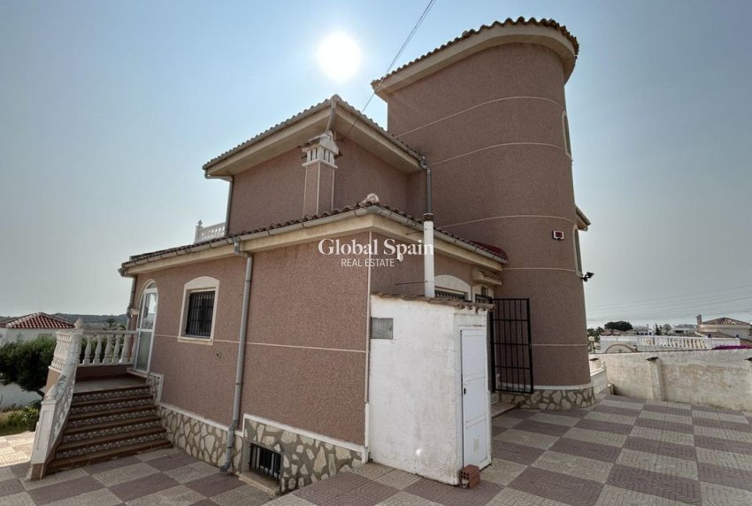 Resale - VILLA -
CIUDAD QUESADA