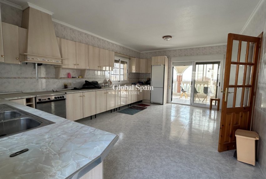 Resale - VILLA -
CIUDAD QUESADA