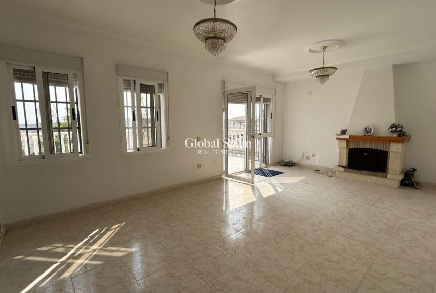 Resale - VILLA -
CIUDAD QUESADA