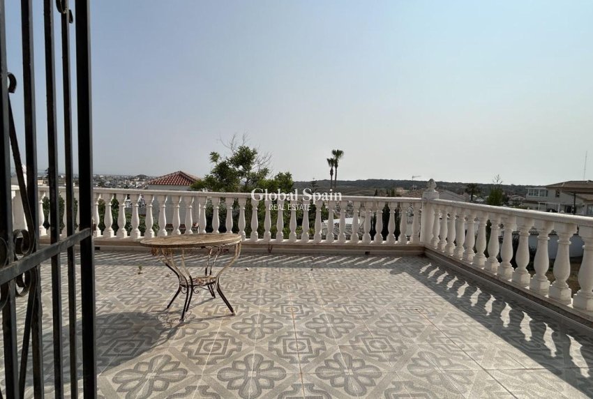 Resale - VILLA -
CIUDAD QUESADA