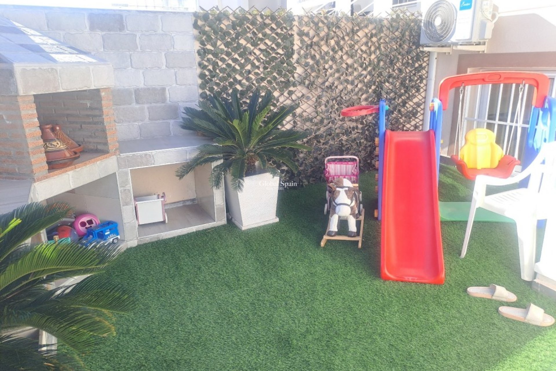 Resale - VILLA -
CIUDAD QUESADA