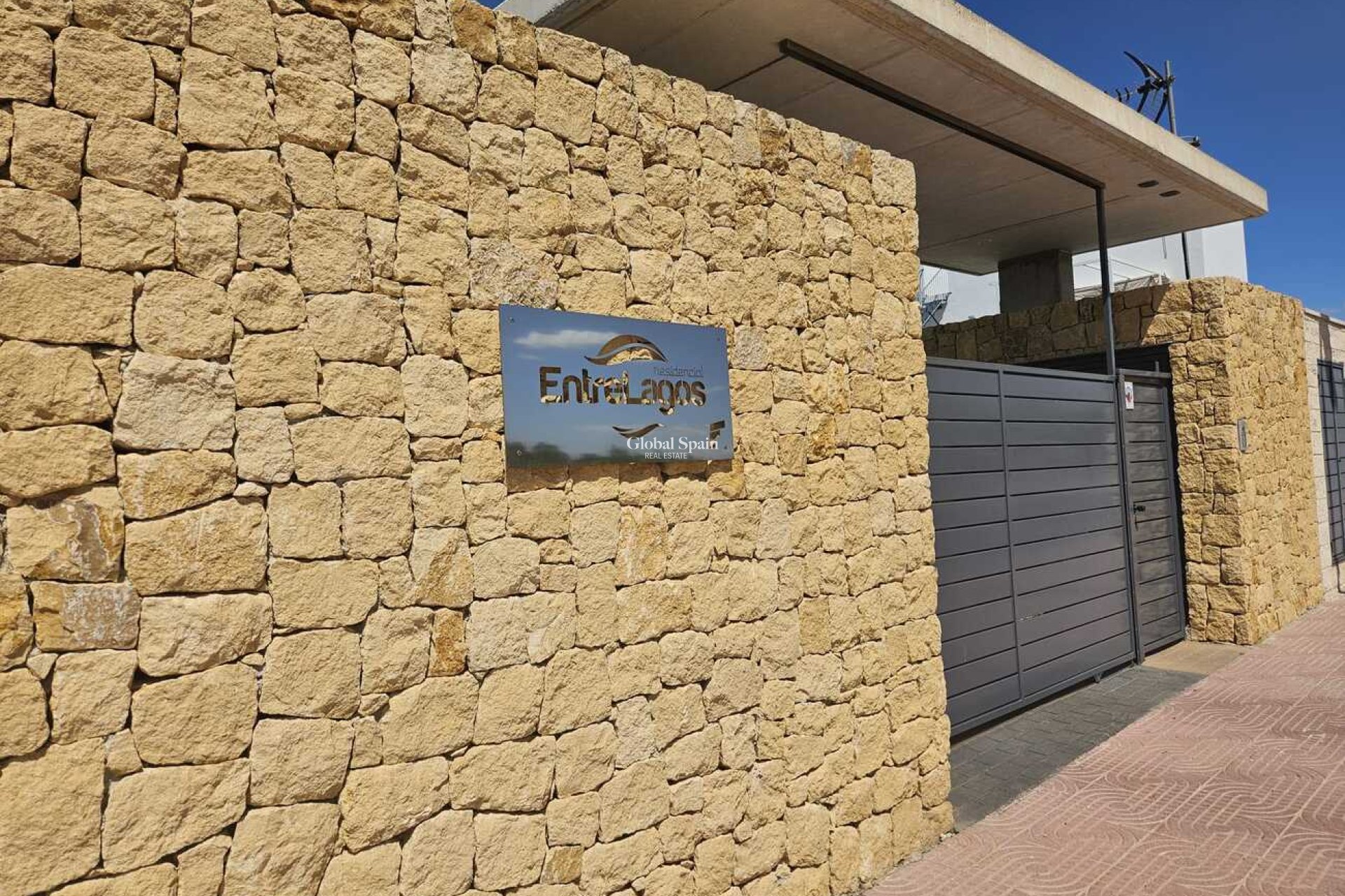 Resale - VILLA -
CIUDAD QUESADA