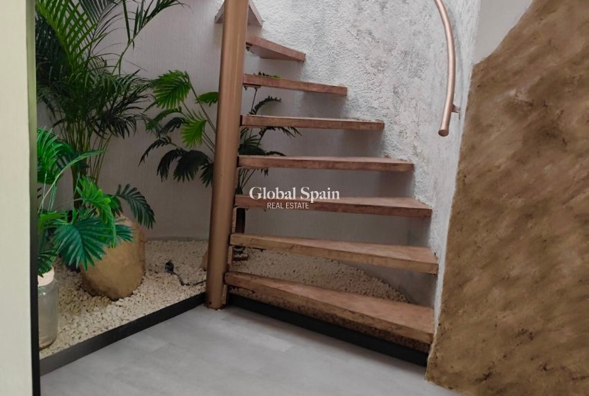 Resale - VILLA -
CIUDAD QUESADA