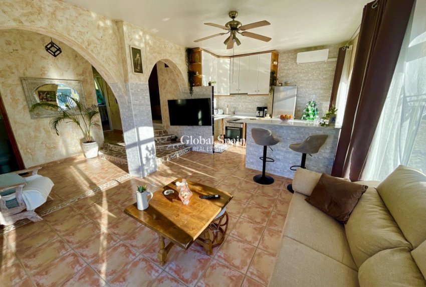 Resale - VILLA -
CIUDAD QUESADA