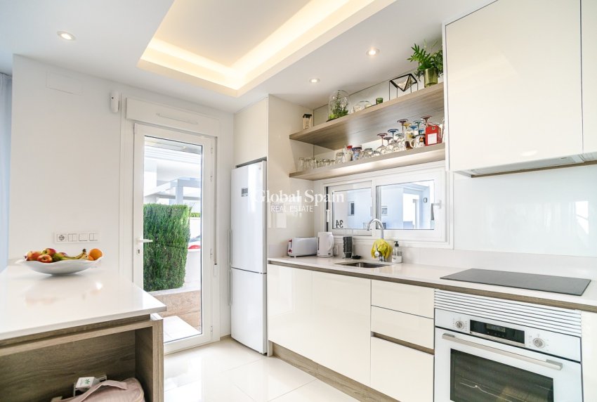 Resale - VILLA -
CIUDAD QUESADA