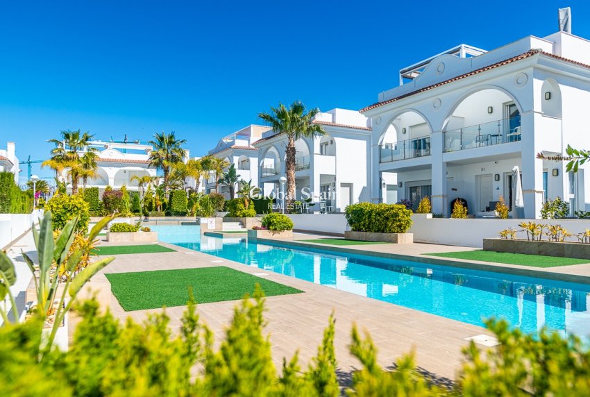 Resale - VILLA -
CIUDAD QUESADA