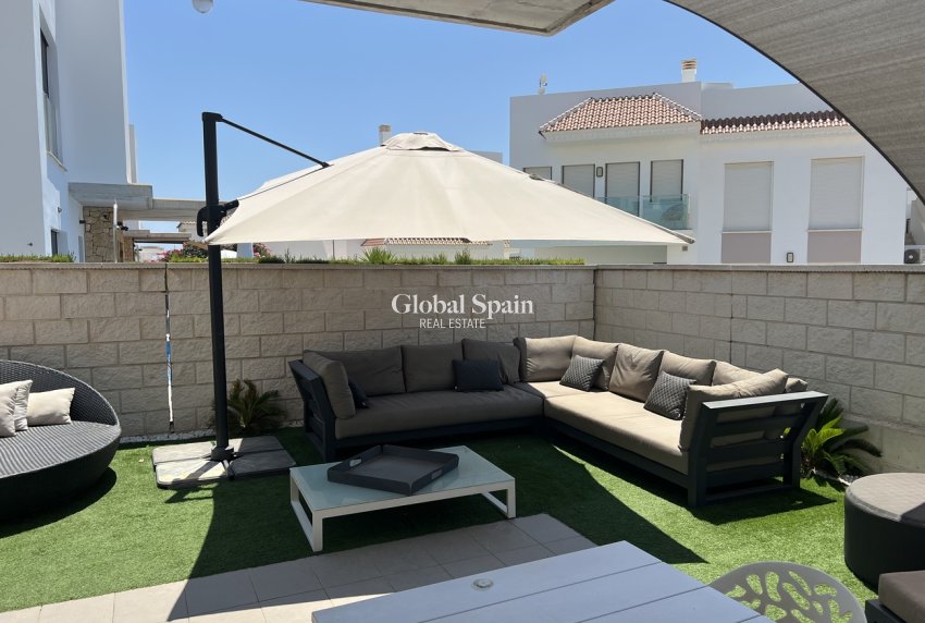 Resale - VILLA -
CIUDAD QUESADA