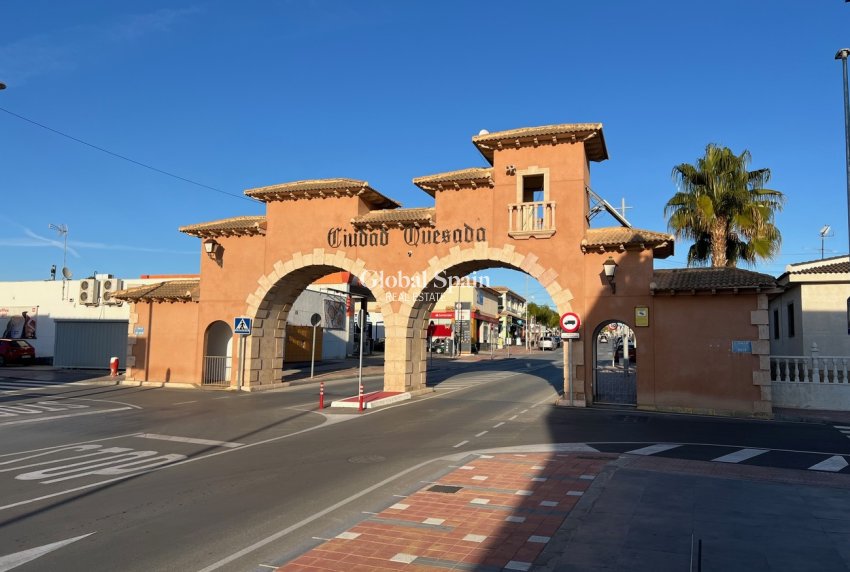 Resale - VILLA -
CIUDAD QUESADA