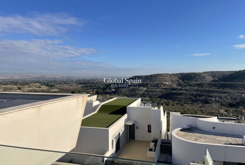 Resale - VILLA -
CIUDAD QUESADA