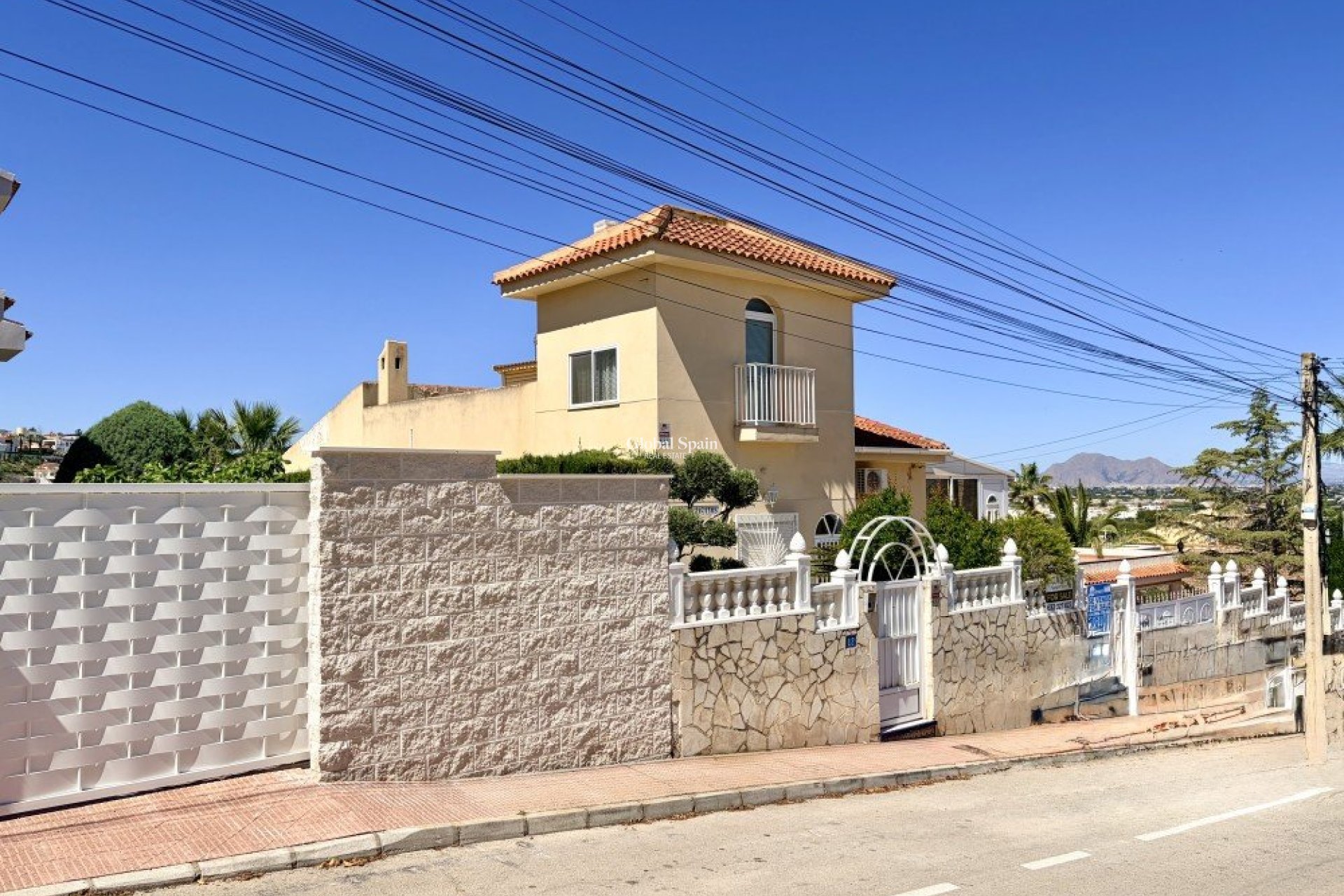 Resale - VILLA -
CIUDAD QUESADA