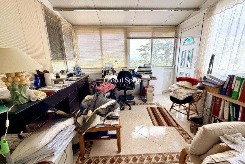 Resale - VILLA -
CIUDAD QUESADA