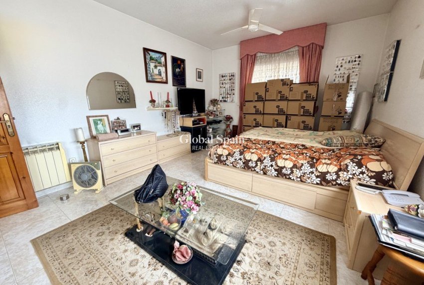 Resale - VILLA -
CIUDAD QUESADA