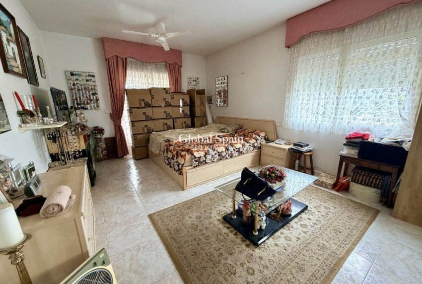 Resale - VILLA -
CIUDAD QUESADA