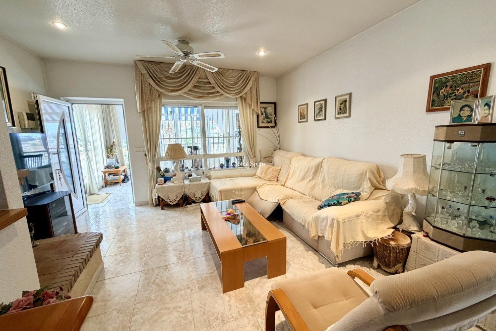 Resale - VILLA -
CIUDAD QUESADA