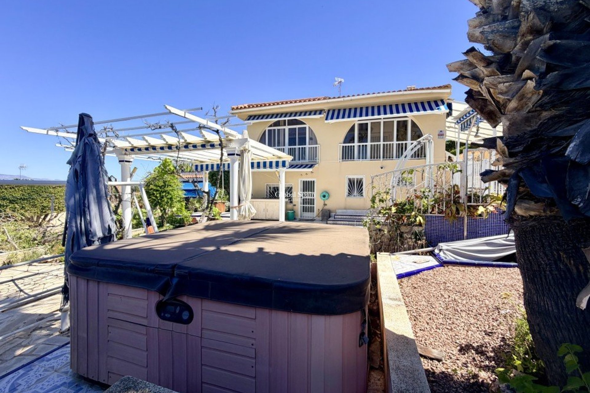 Resale - VILLA -
CIUDAD QUESADA