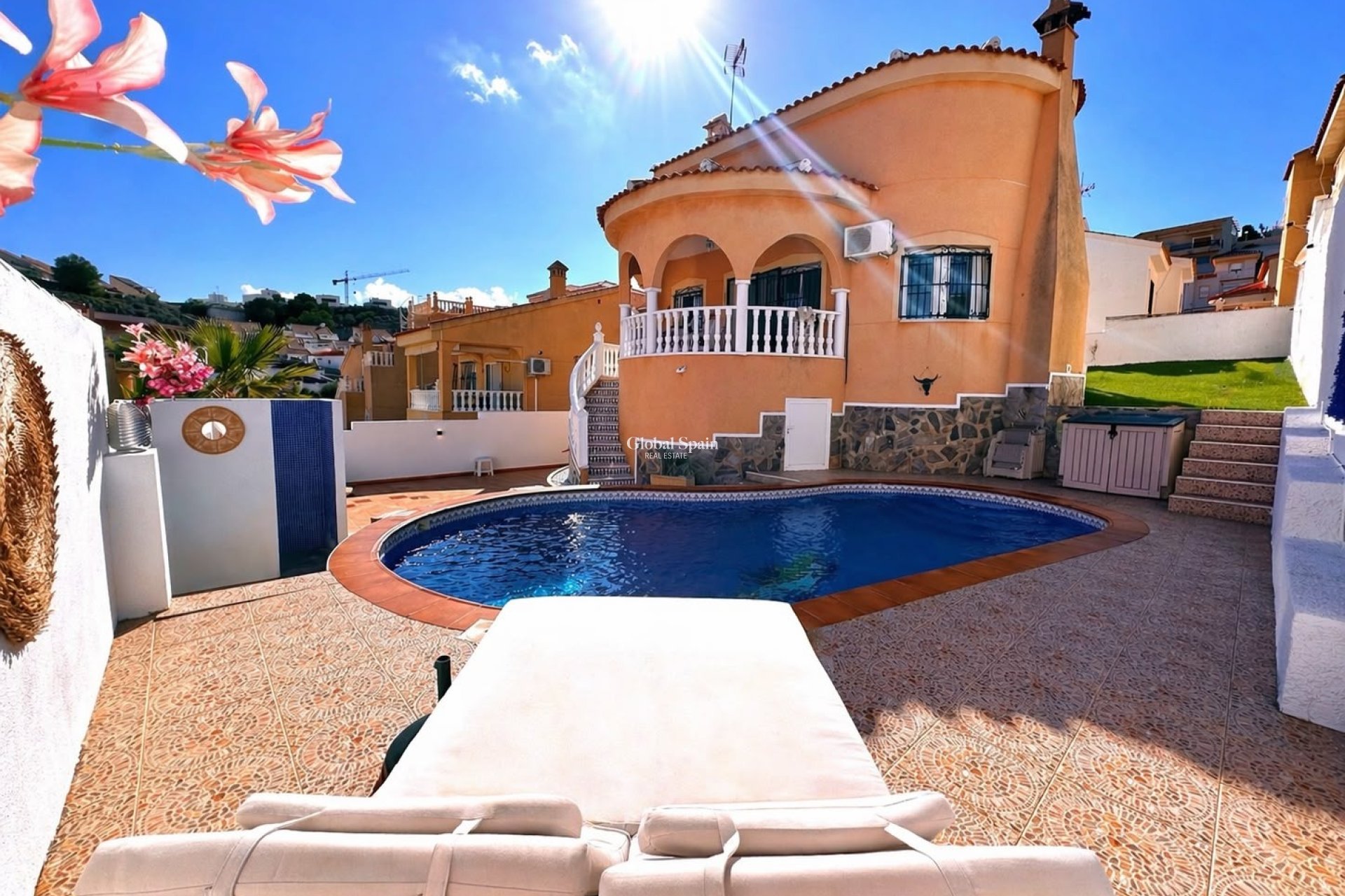Resale - VILLA -
CIUDAD QUESADA
