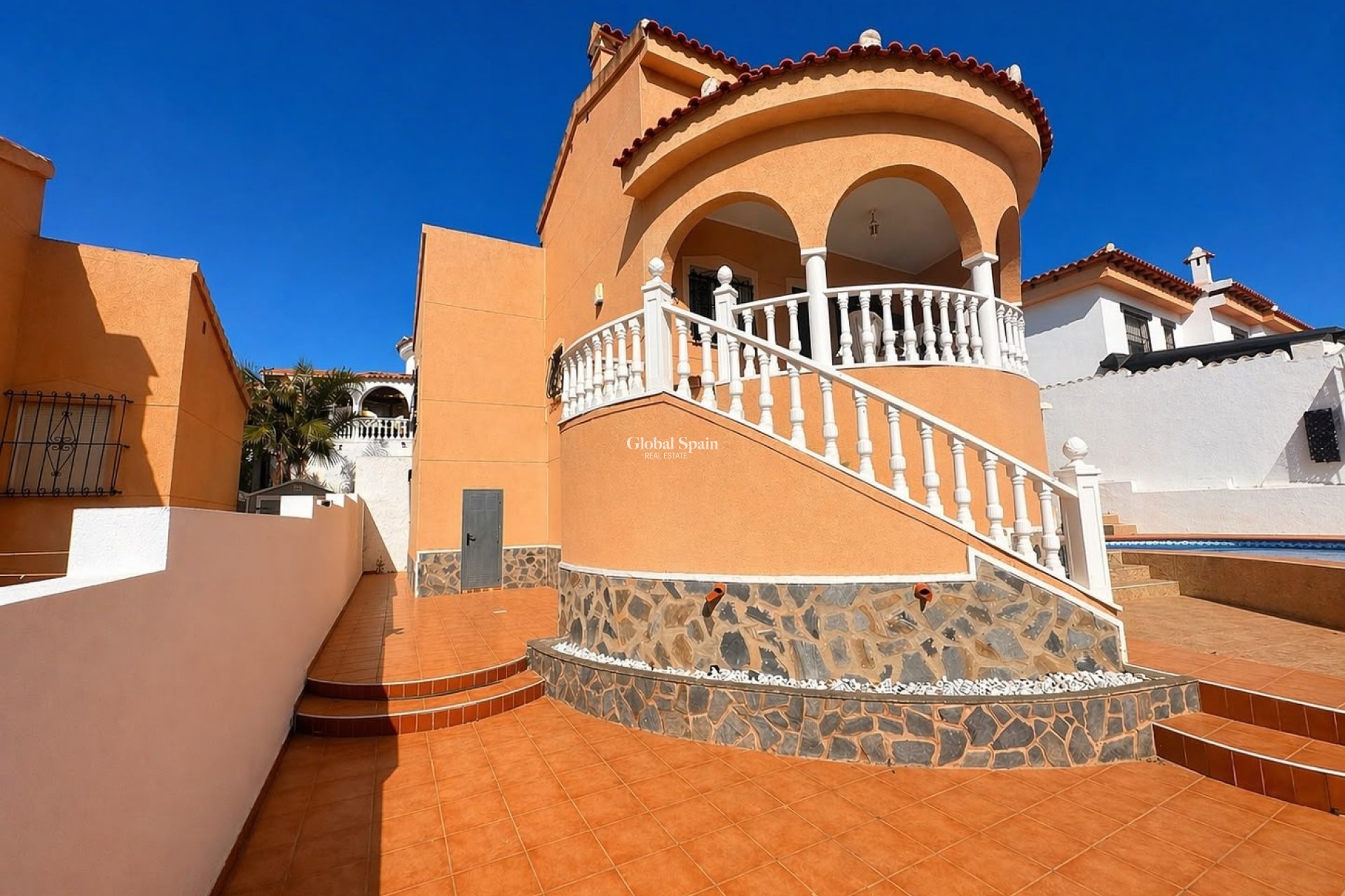 Resale - VILLA -
CIUDAD QUESADA