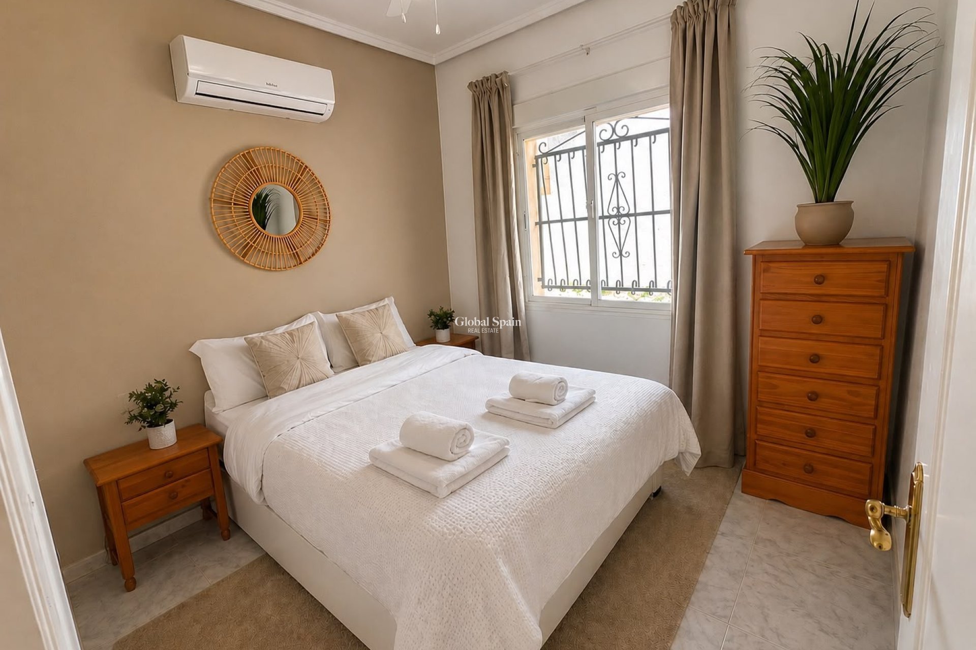Resale - VILLA -
CIUDAD QUESADA