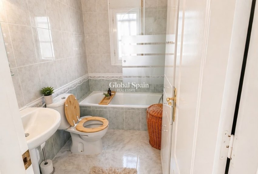 Resale - VILLA -
CIUDAD QUESADA