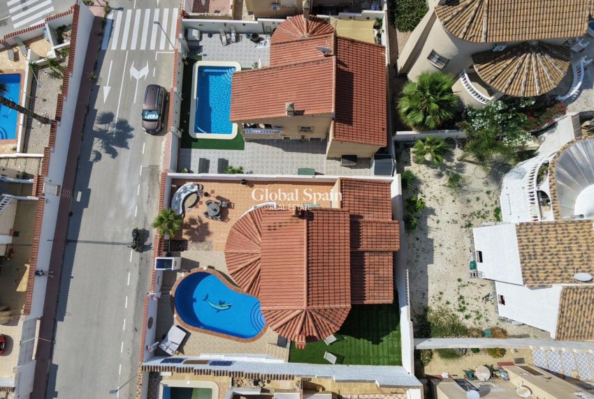 Resale - VILLA -
CIUDAD QUESADA