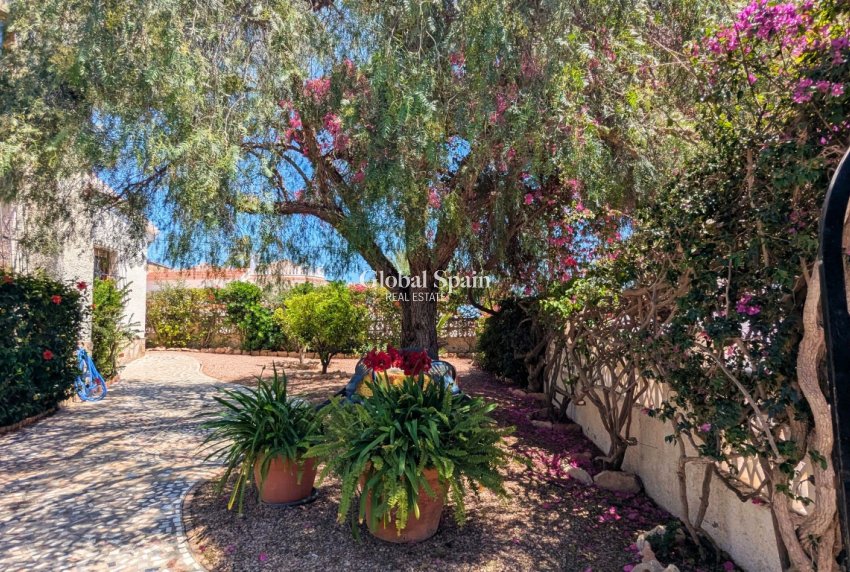 Resale - VILLA -
CIUDAD QUESADA