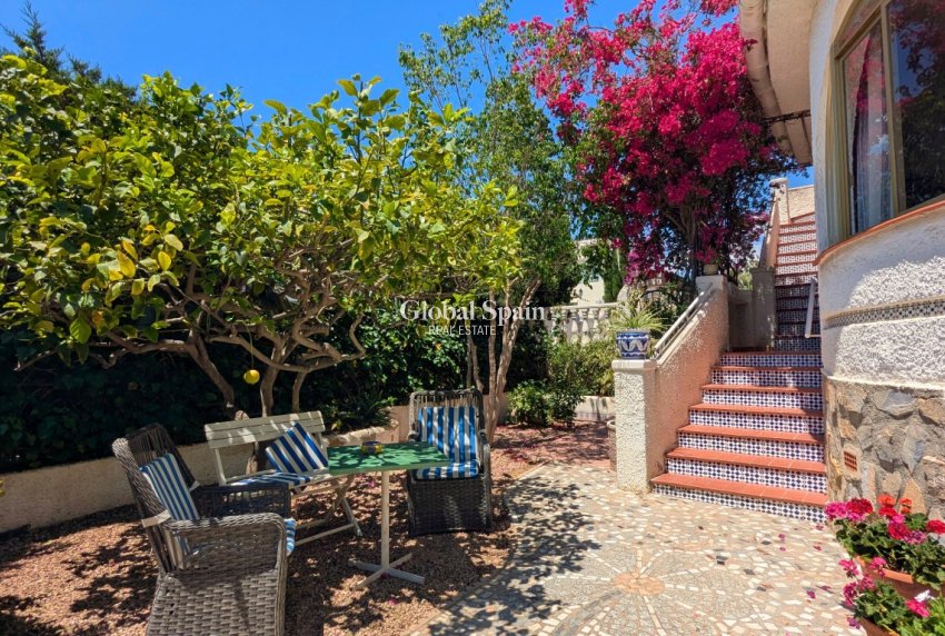 Resale - VILLA -
CIUDAD QUESADA