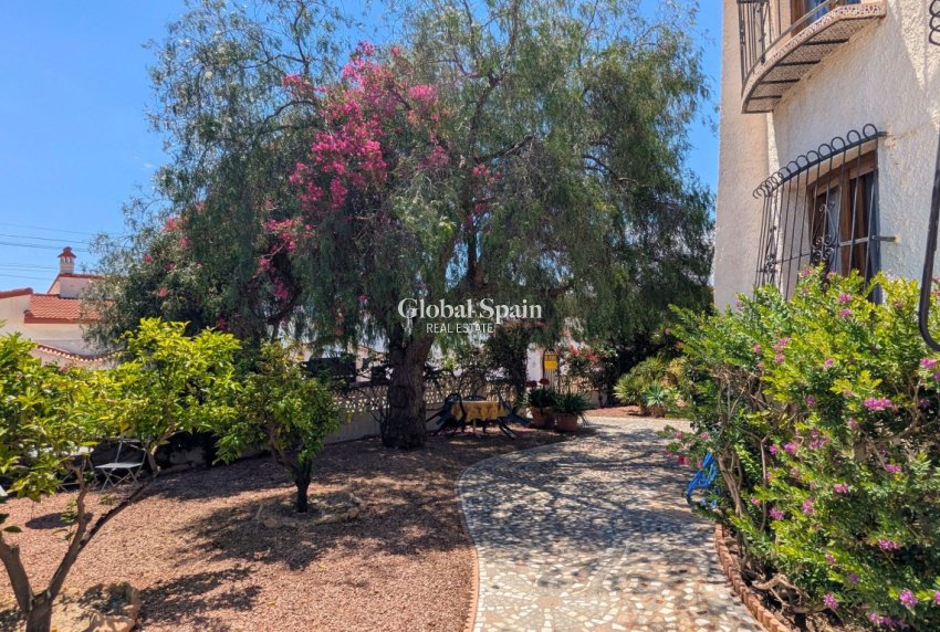 Resale - VILLA -
CIUDAD QUESADA