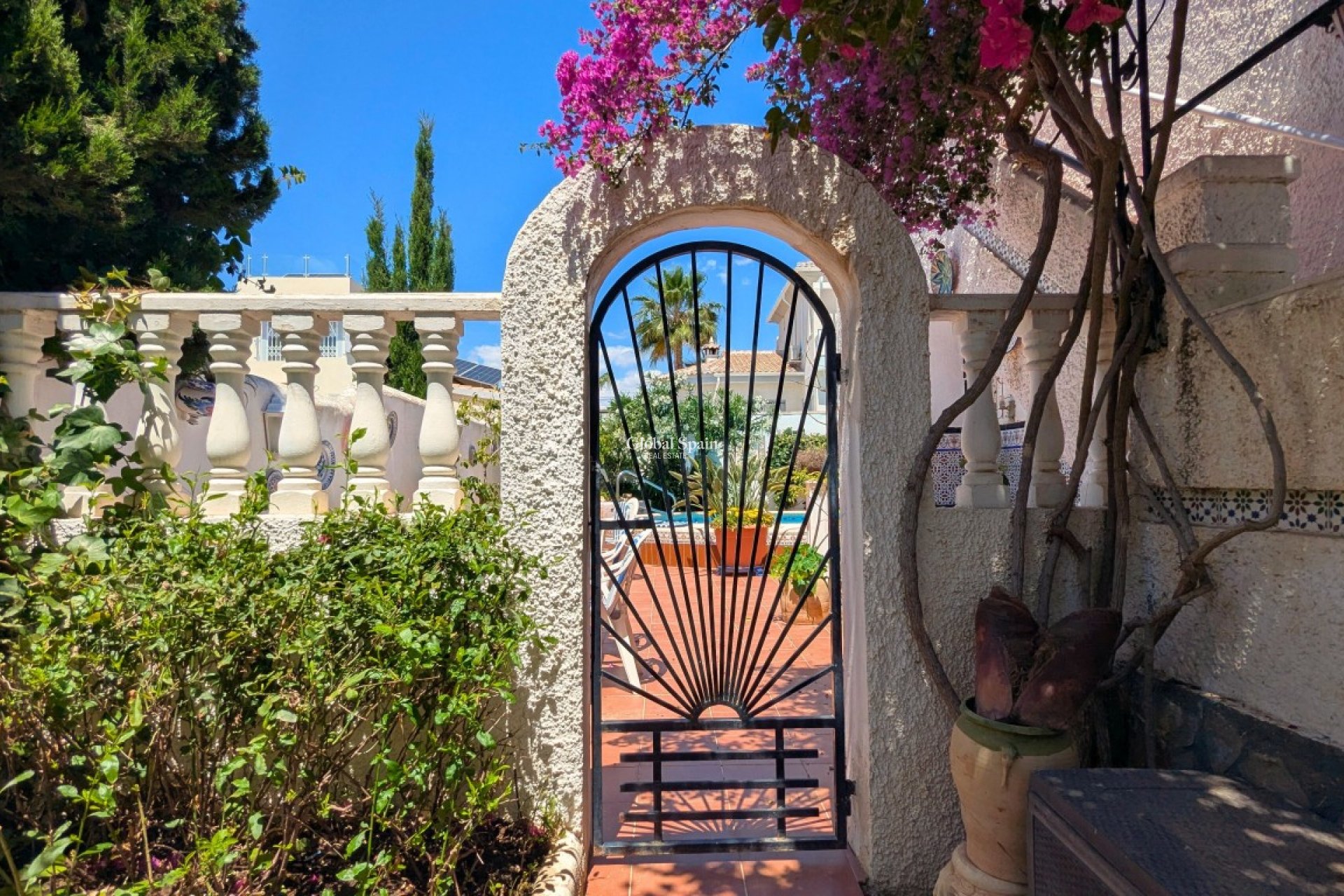 Resale - VILLA -
CIUDAD QUESADA