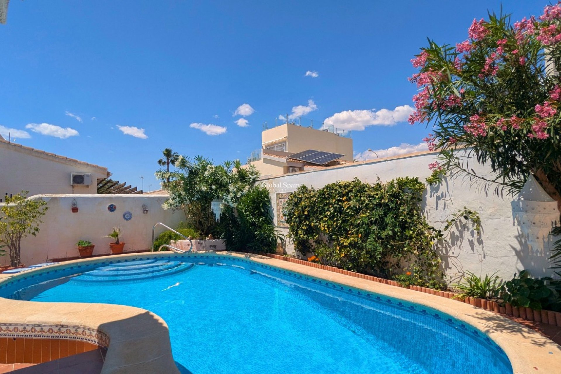 Resale - VILLA -
CIUDAD QUESADA