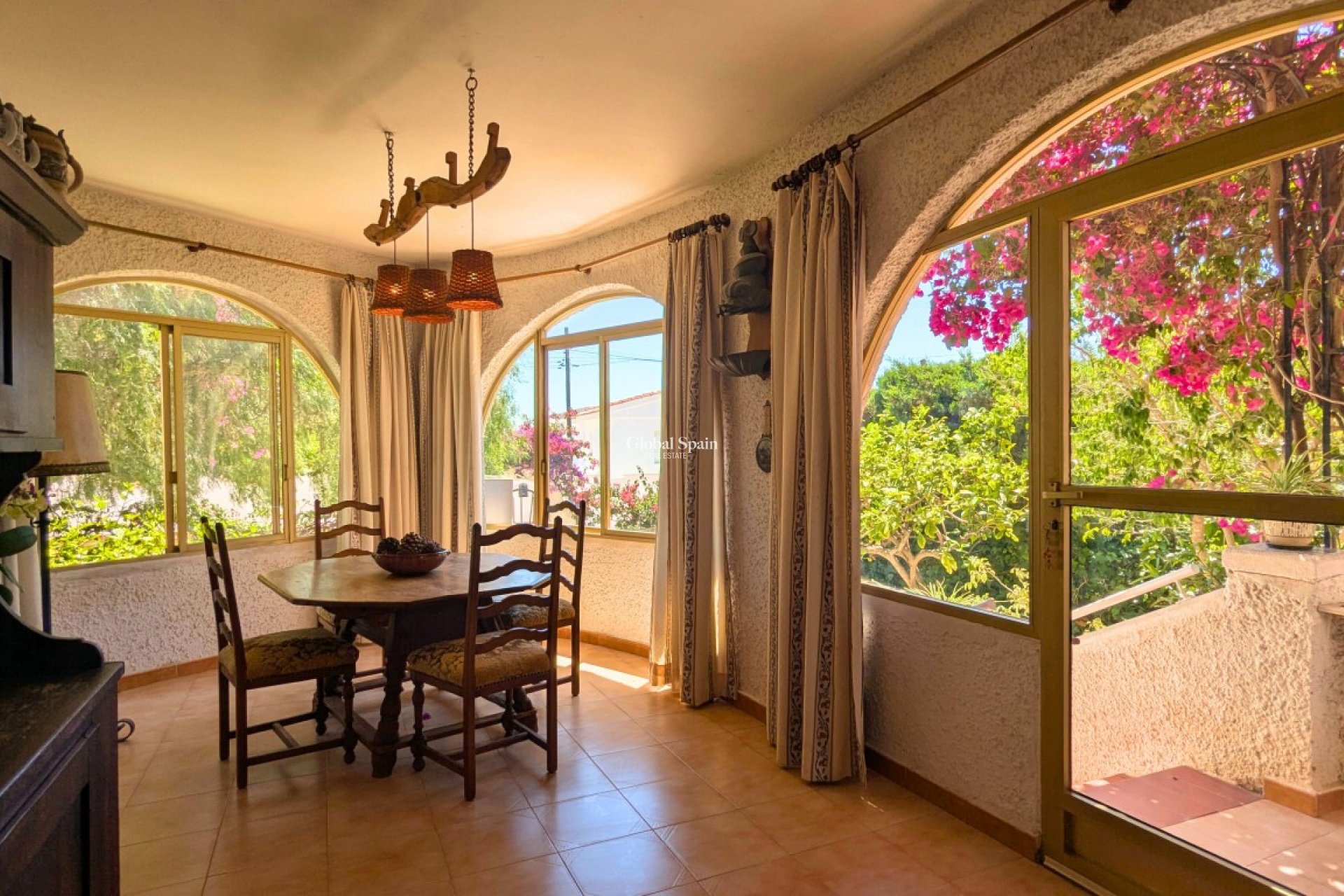 Resale - VILLA -
CIUDAD QUESADA