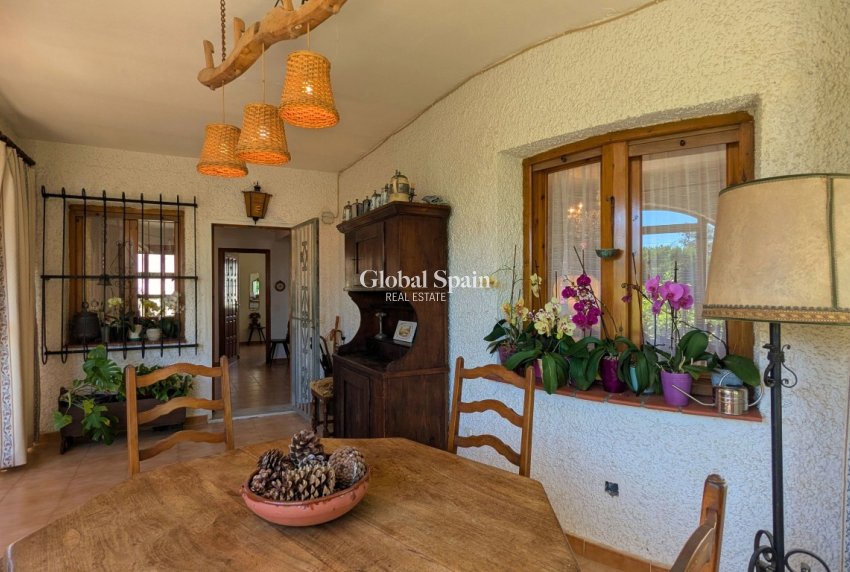 Resale - VILLA -
CIUDAD QUESADA