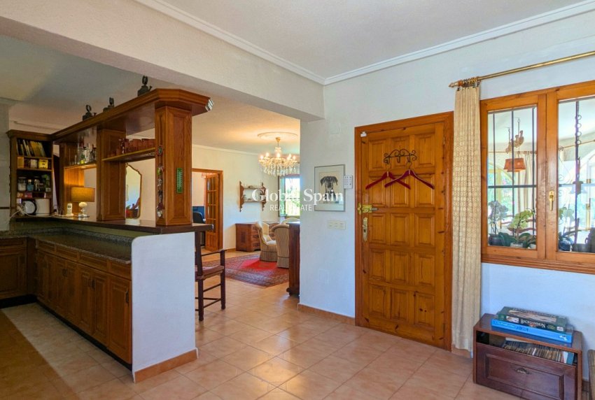 Resale - VILLA -
CIUDAD QUESADA