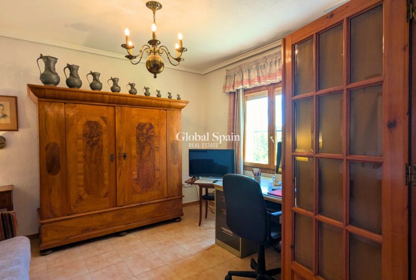 Resale - VILLA -
CIUDAD QUESADA