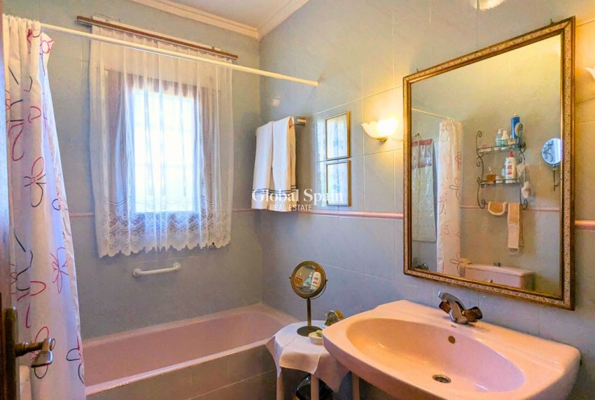Resale - VILLA -
CIUDAD QUESADA