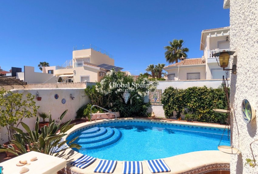 Resale - VILLA -
CIUDAD QUESADA
