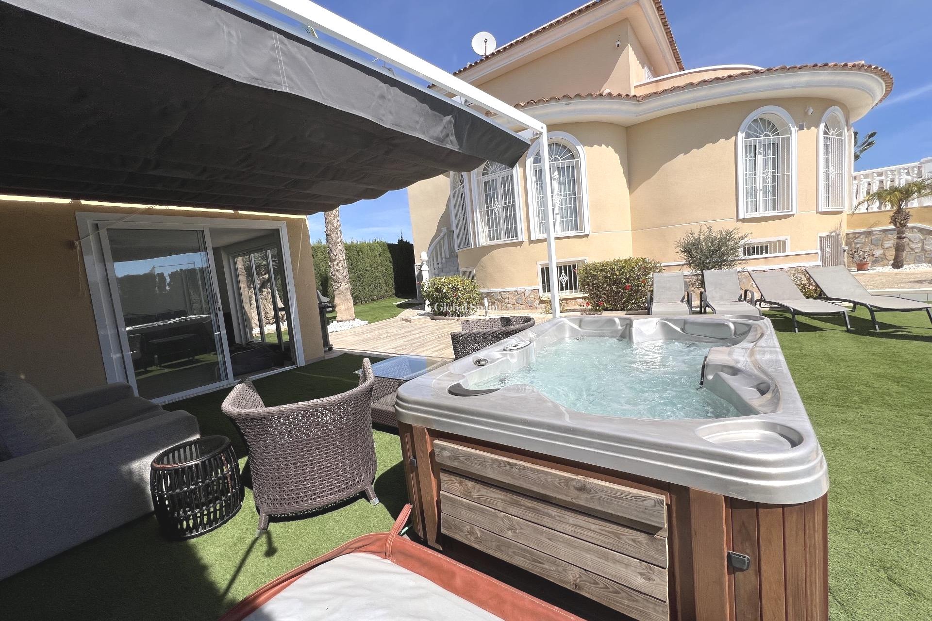 Resale - VILLA -
CIUDAD QUESADA