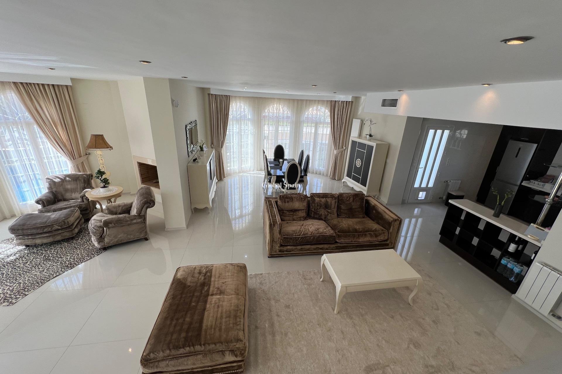 Resale - VILLA -
CIUDAD QUESADA
