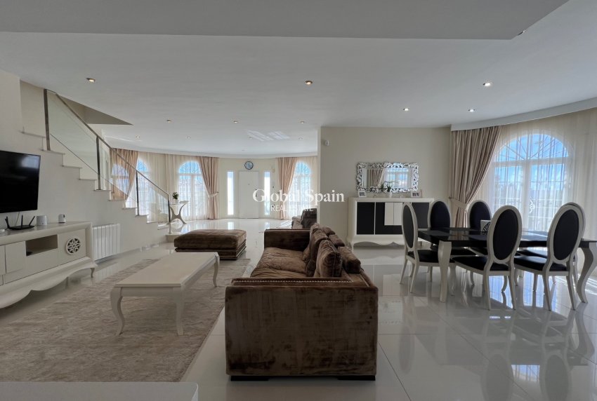 Resale - VILLA -
CIUDAD QUESADA