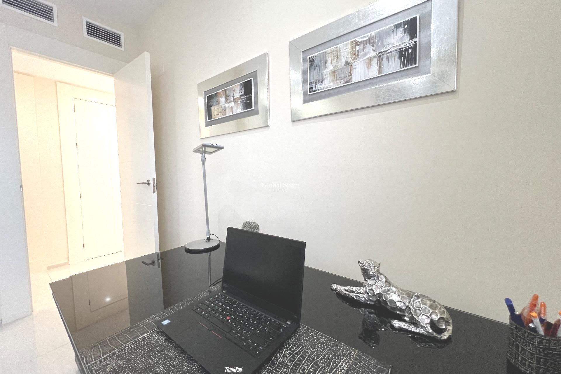 Resale - VILLA -
CIUDAD QUESADA