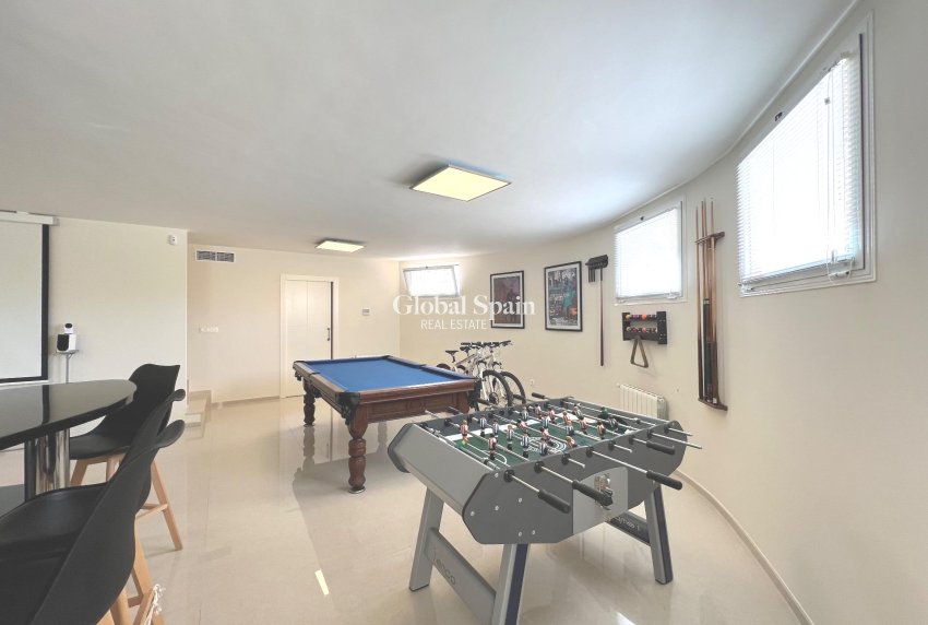 Resale - VILLA -
CIUDAD QUESADA