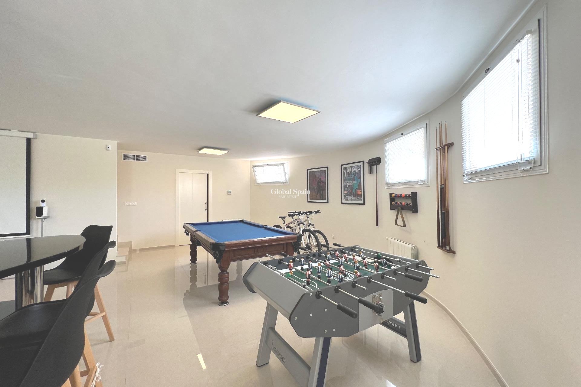 Resale - VILLA -
CIUDAD QUESADA