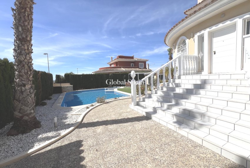 Resale - VILLA -
CIUDAD QUESADA