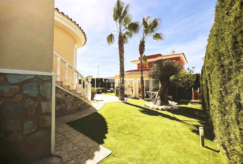 Resale - VILLA -
CIUDAD QUESADA