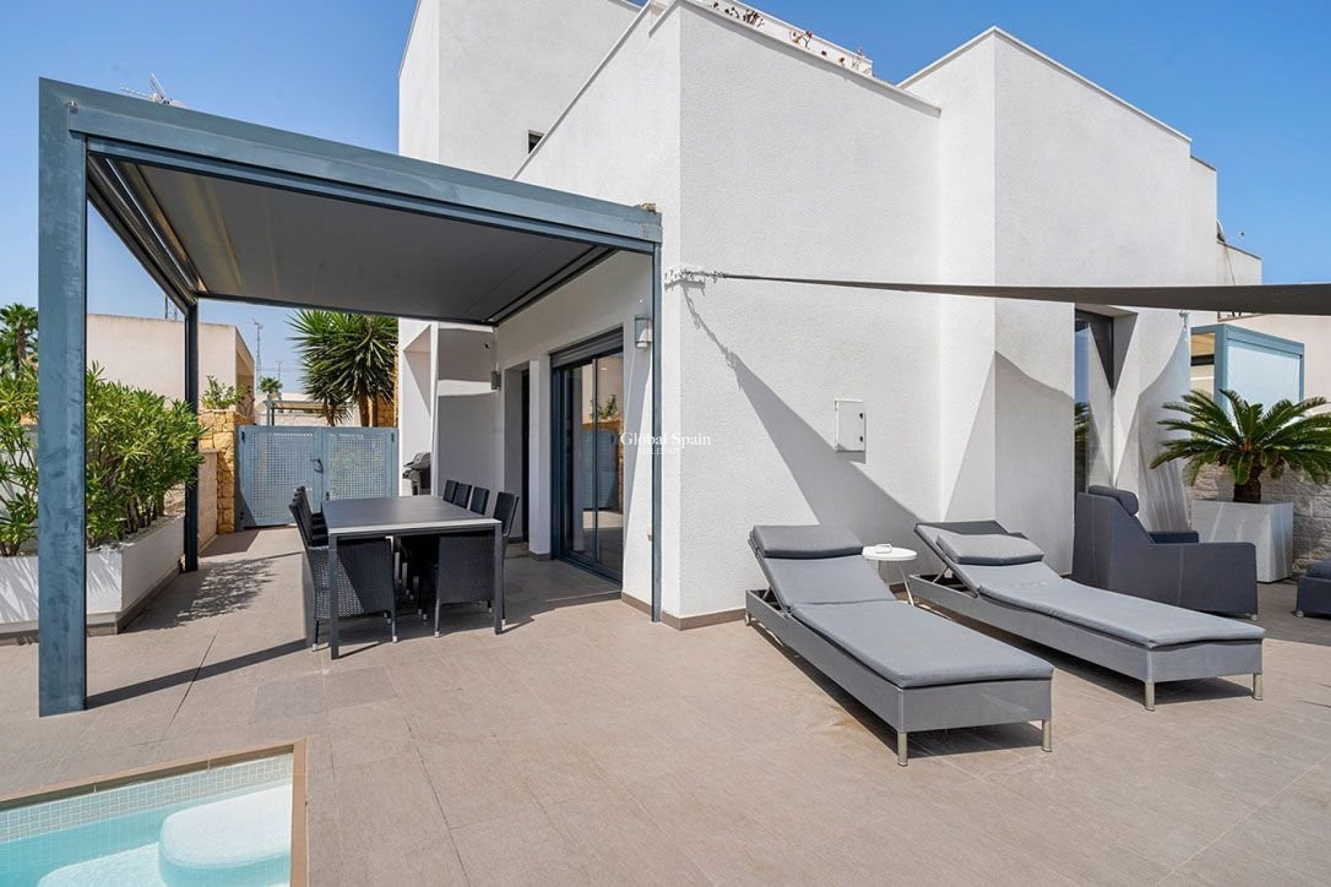 Resale - VILLA -
CIUDAD QUESADA