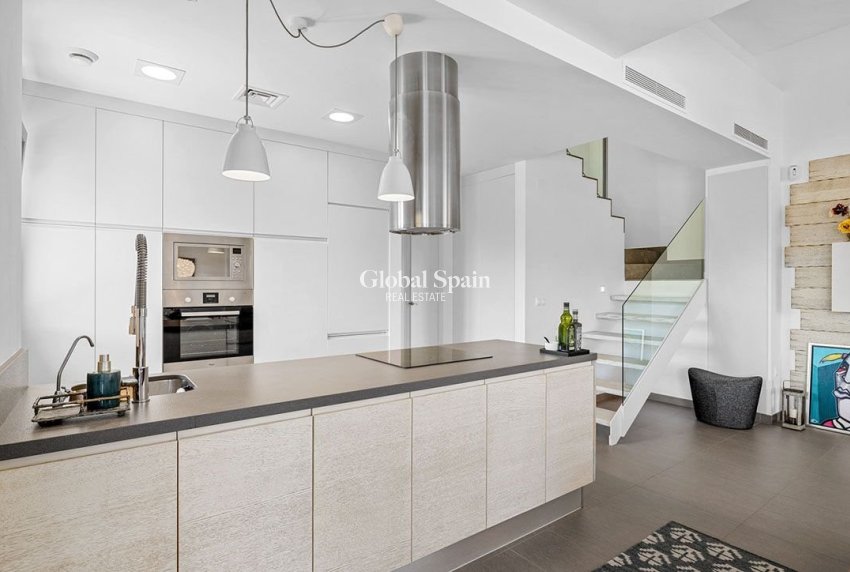 Resale - VILLA -
CIUDAD QUESADA