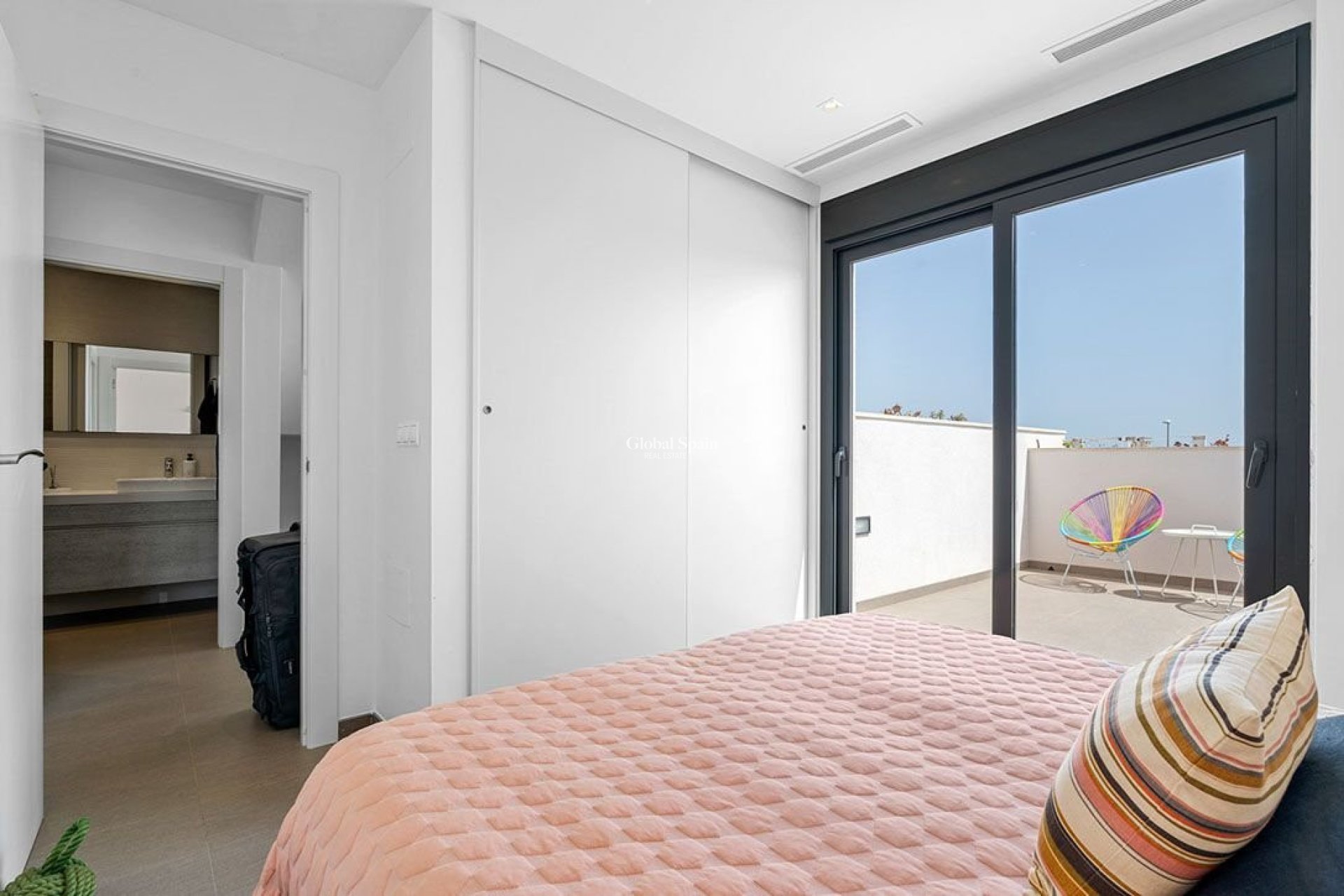 Resale - VILLA -
CIUDAD QUESADA