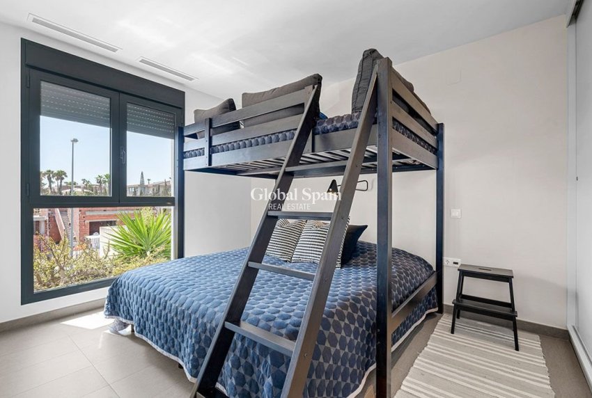 Resale - VILLA -
CIUDAD QUESADA
